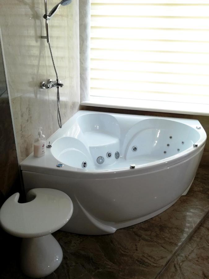 Jacuzzi New Loft Apartcomplex Kaskad, Минск - Центр Города Minsk Exterior foto